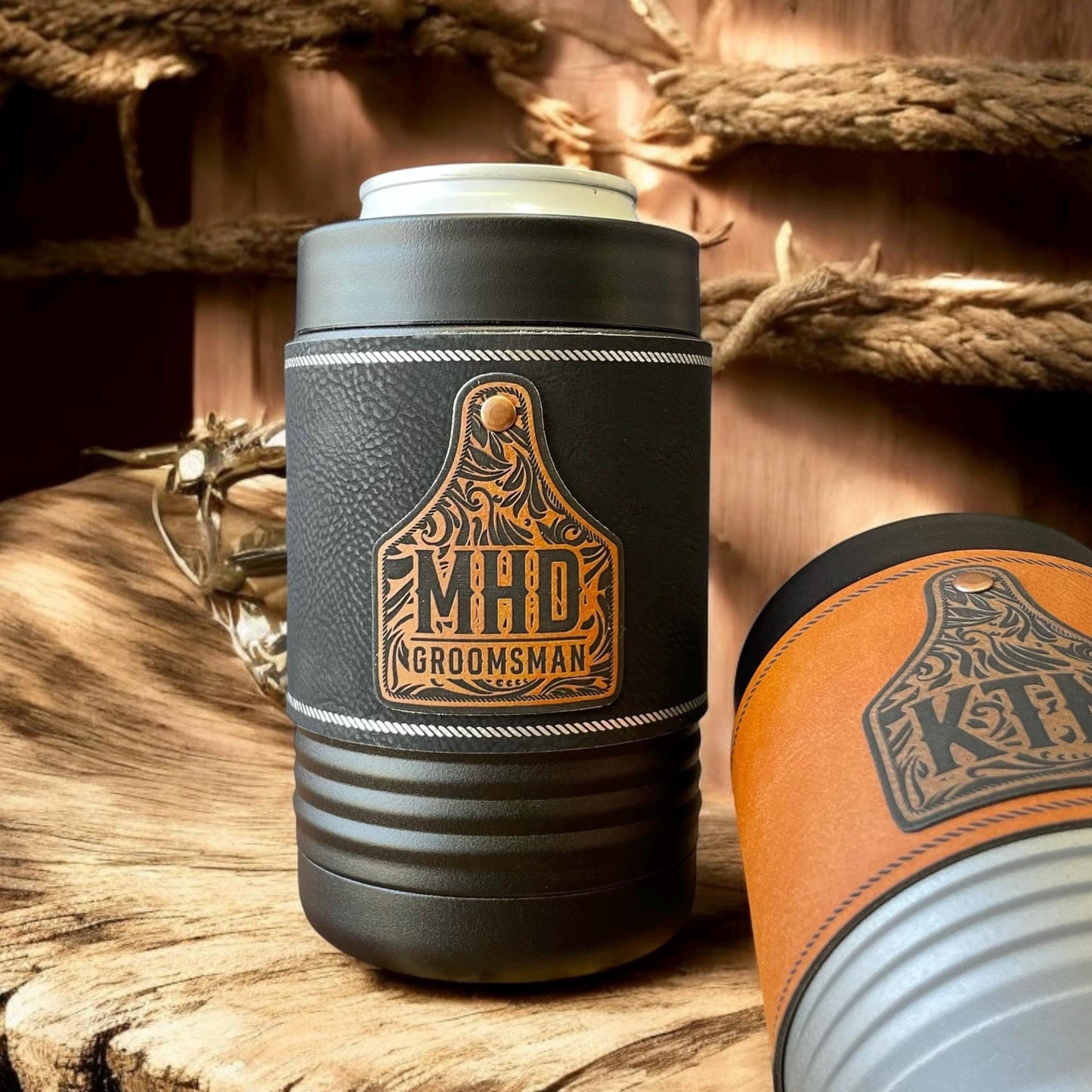 Western Can Cooler – Insulated Stainless Steel with Engraved Cattle Tag & Leatherette Wrap – Rustic Ranch Gift – Monogrammed Can Holder