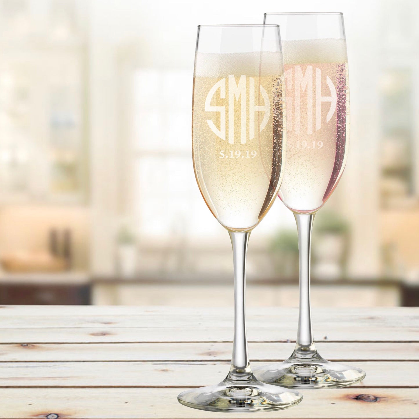 Bride & Groom Monogrammed (Round Monogram) Personalized Champagne Flutes Set / Father's Day Gift / Valentine's Day Gift