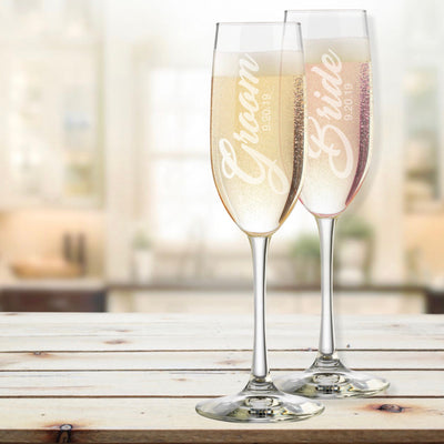 Bride & Groom Personalized Champagne Flutes Set of 2    / Christmas Gift