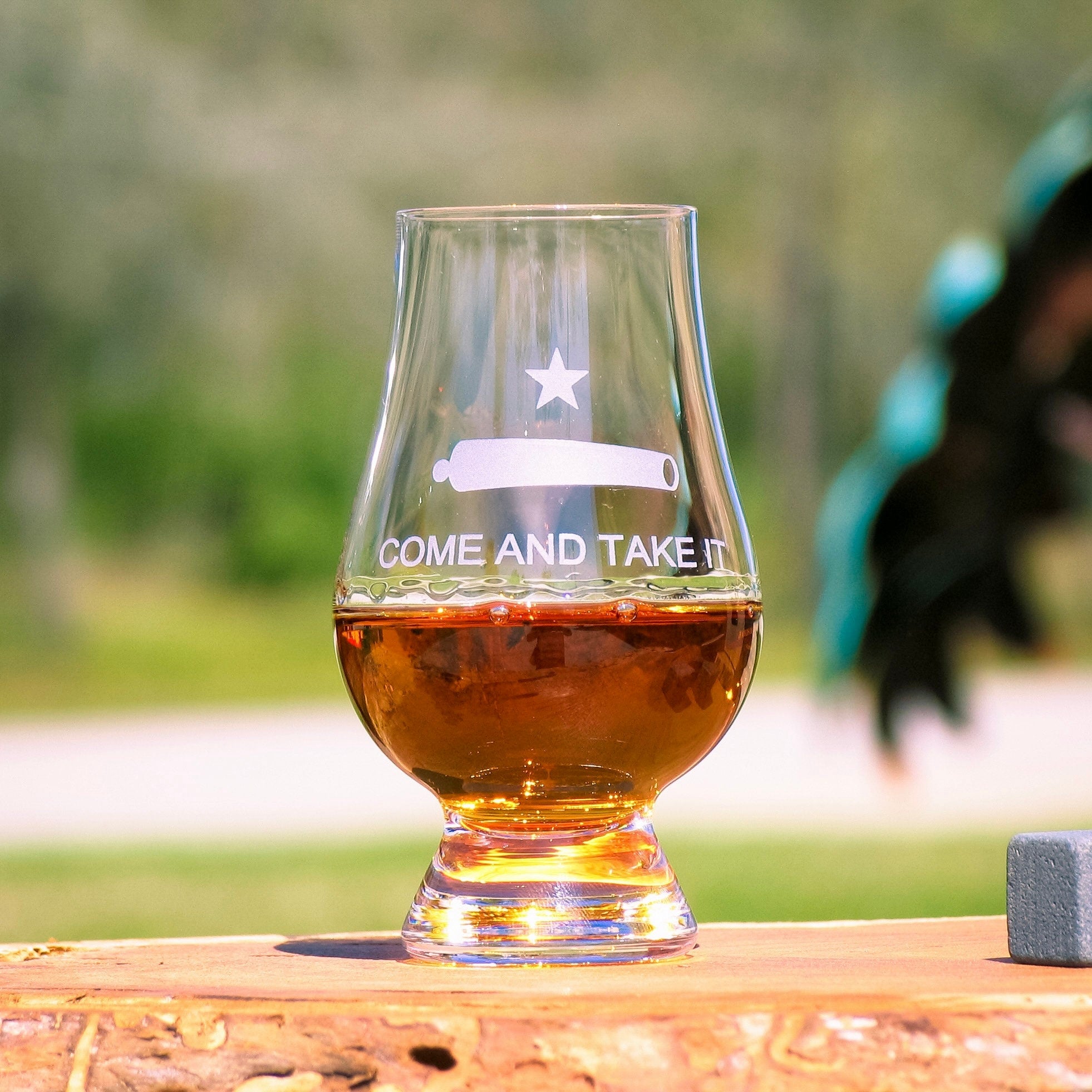 Product uitdrukking converteerbaar Come and Take It Glencairn Whiskey Engraved Whiskey Glass Bourbon Glas -  Lone Star Etch